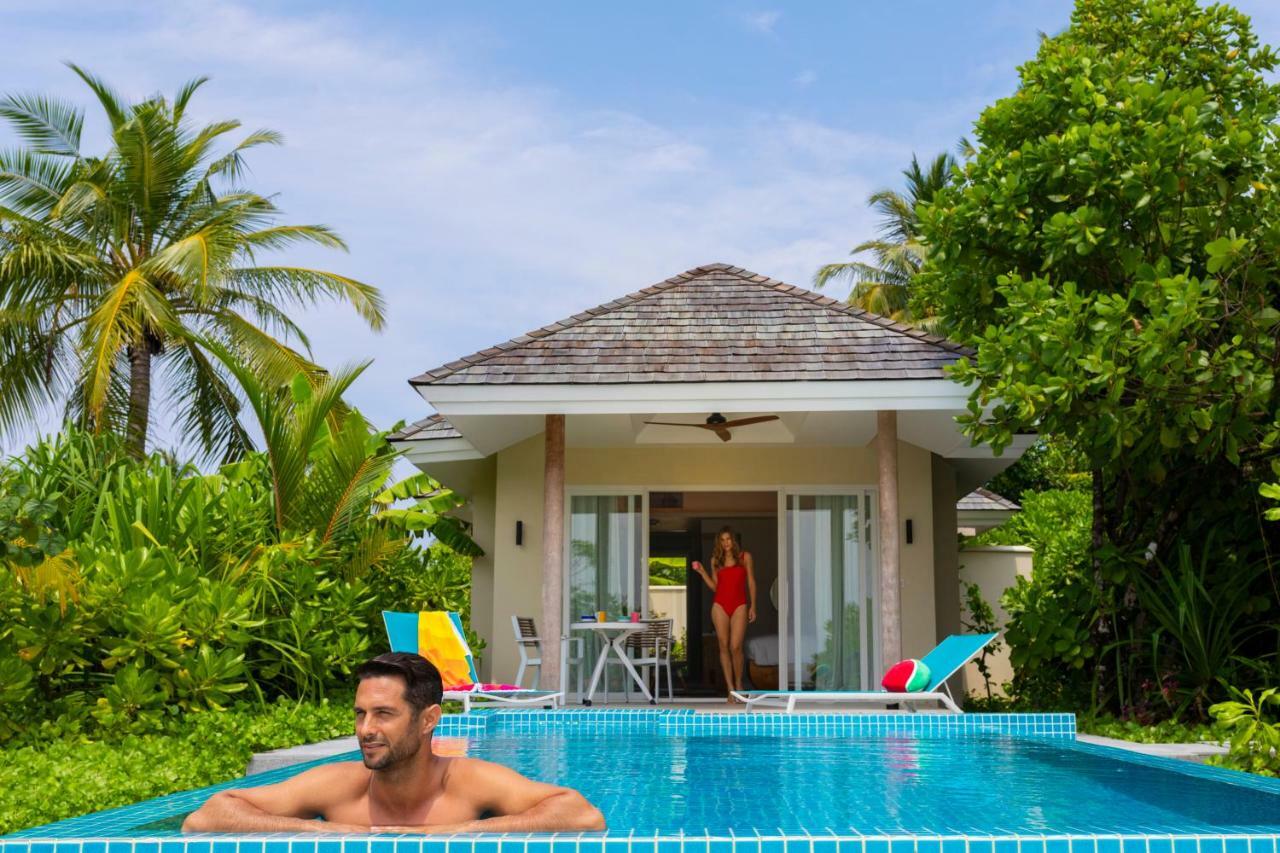 Kandima Maldives كوداهوفادهو المظهر الخارجي الصورة A pool villa at the resort